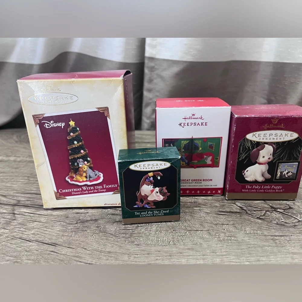 Hallmark keepsake Christmas ornament